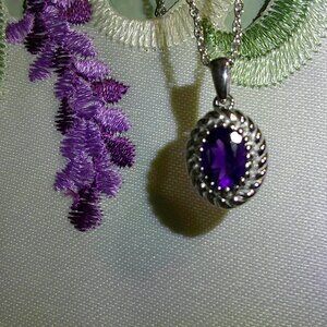 JTV .80ct Oval African Amethyst Sterling Silver Pendant with Chain in Pkg